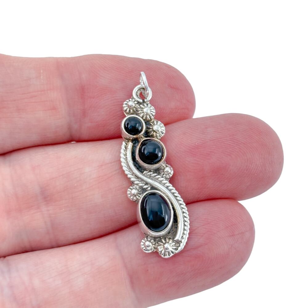 Vintage Sterling Silver 925 Onyx Pendant